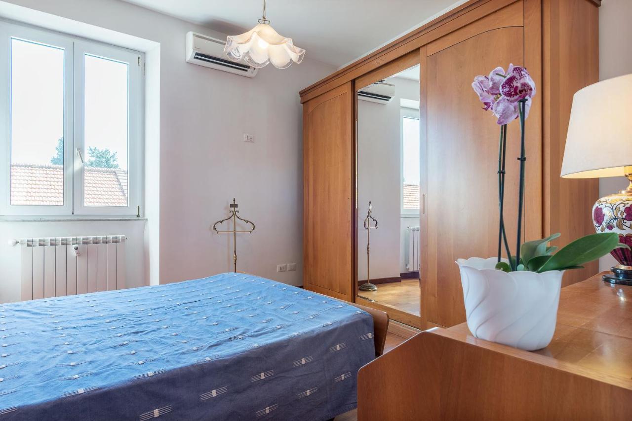 רומא Colosseum Roomy Apartment מראה חיצוני תמונה