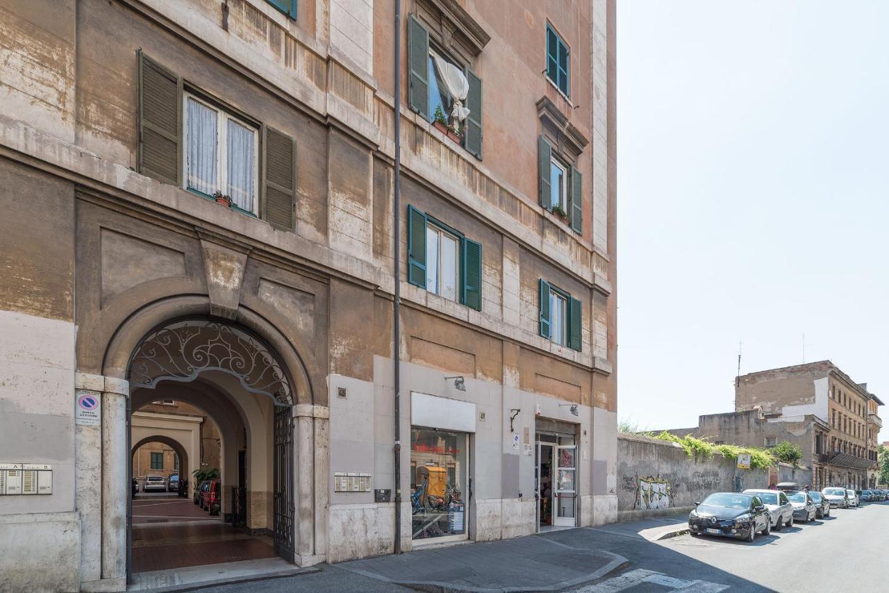 רומא Colosseum Roomy Apartment מראה חיצוני תמונה